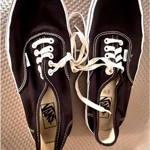 Black&White Real Vans Unisex Size 11 in Womens lightly worn ,original vans